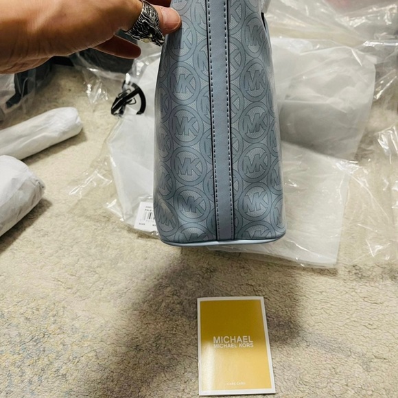 NWT Michael Kors Jodie Small Logo Jacquard Tote Bag In Pale Ocean Blue - Picture 10 of 12